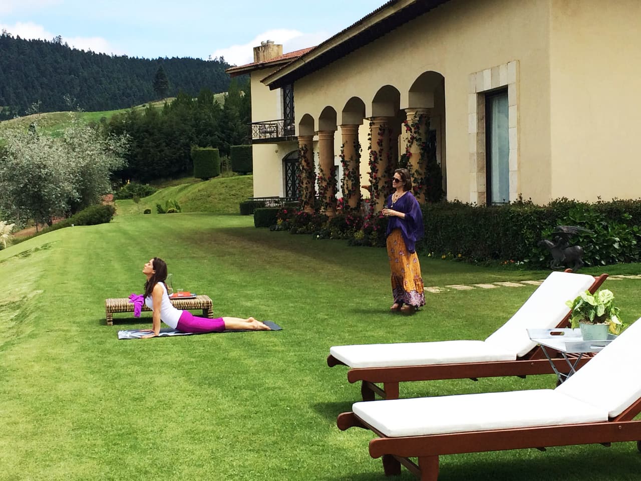 Nailea Norvind y su personaje de Federica Ángeles también está muy nerviosa con la llegada de las muchachas italianas.