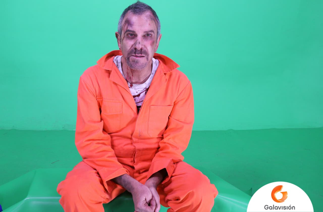 Pero después tuvo un cambio de vestuario al portar un uniforme como reo.