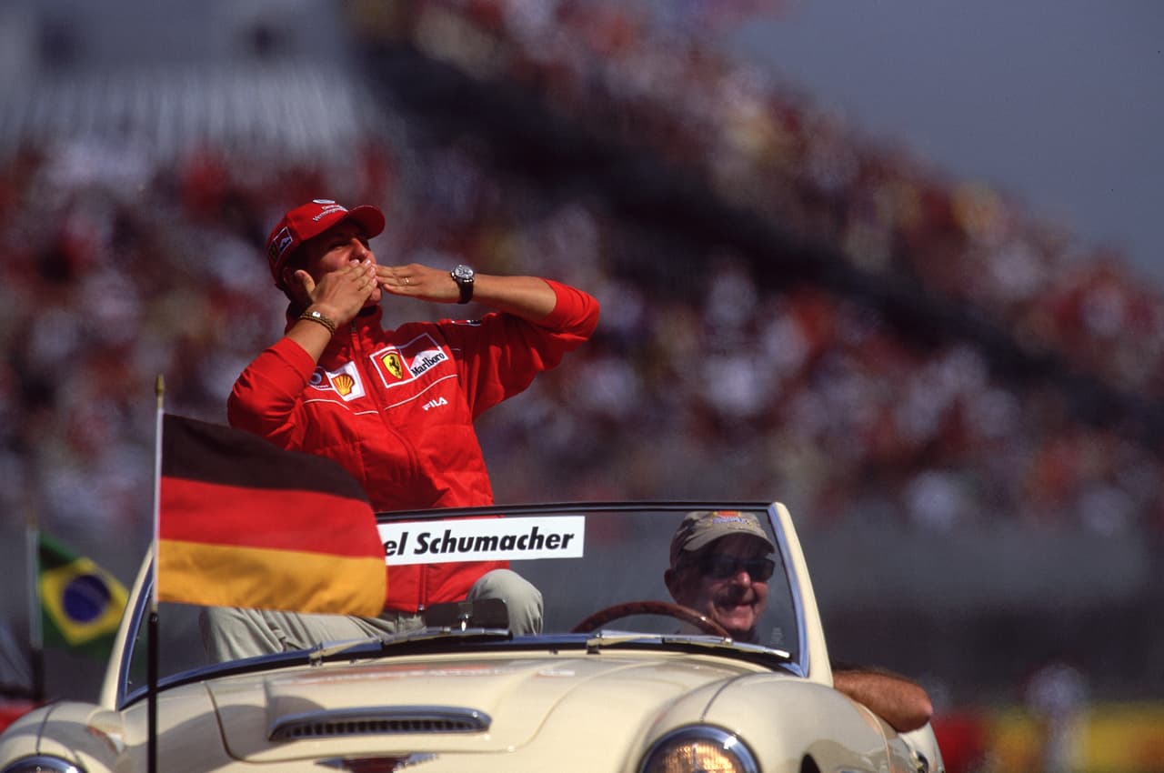 Como regalo por los 50 años la Keep Fighing Foudation (Fundación Seguir Luchando) creará un museo virtual en el que se podrás repasar los éxitos de la carrera de Schumacher a través de una aplicación.
