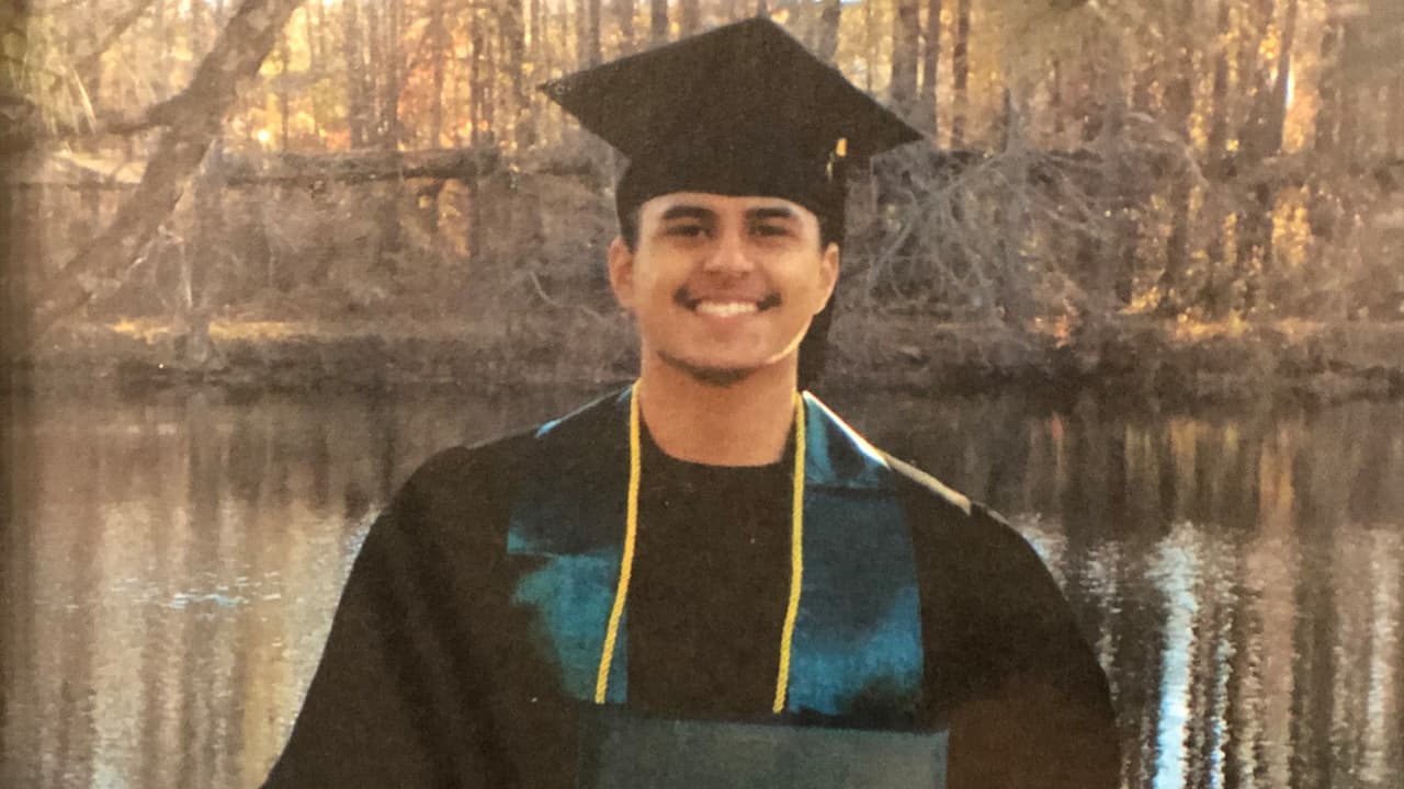 "La madre busca respuestas": Piden ayuda para hallar a joven hispano desaparecido en Houston