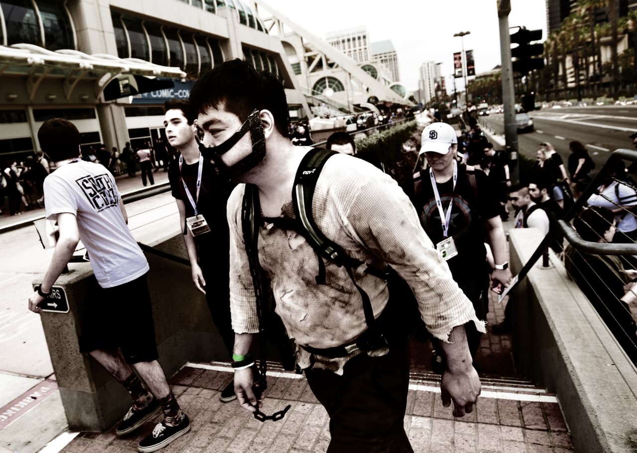 Los avances del Episodio VII de "Star Wars" y la última entrega de "The Hunger Games" serán los platos fuertes de la 46 edición de la Comic-Con de San Diego, que desde hoy y durante cuatro días será el centro mundial del cómic y del cine.