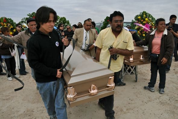 Desafortunadamente, muchos de ellos jamás regresan a su hogar, ya sea por ser víctimas de la delincuencia a lo largo del camino o de los peligros propios de la naturaleza o el camino.
