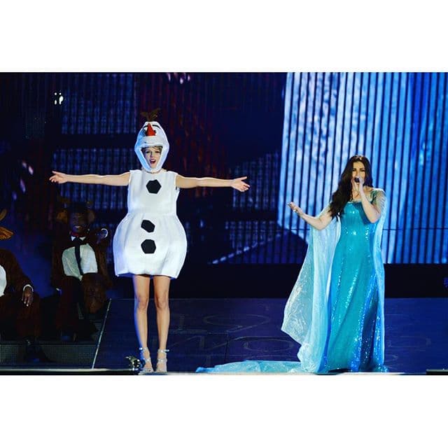 ¡Libre soy, libre soooy! Sin lugar a dudas conquistó al público infantil con su elección en el último concierto que dio de su gira "The 1989 World Tour", en donde cantó con Idina Menzel, la voz de Elsa en 'Frozen'.