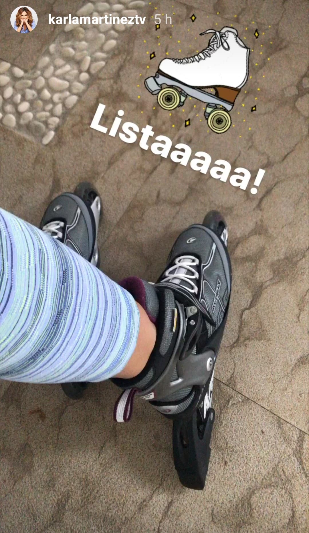 Karla ha estado más activa en las redes sociales y ahí compartió que patinar es uno de sus pasatiempos favoritos después de los meses de encierro.