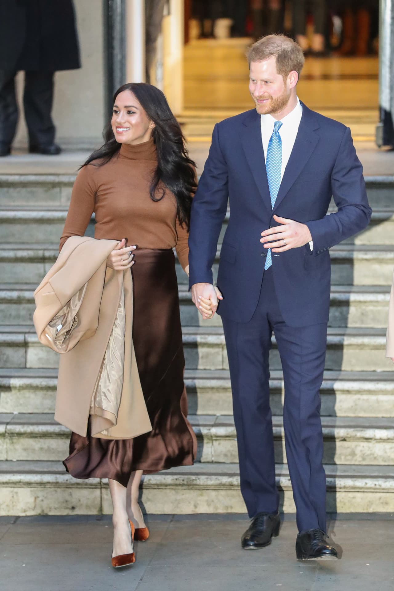 Tras pasar 6 semanas de descanso en Canadá, el príncipe Harry y Meghan Markle retornaron la semana pasada a Londres, donde el pasado miércoles publicaron un comunicado en el cual hicieron pública 
<b>su intención de retirarse</b> como miembros de primer orden de la realeza británica, para buscar su independencia financiera.