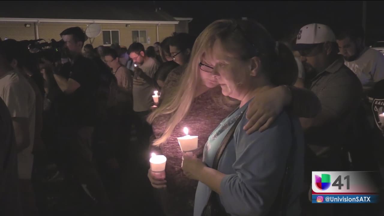 Realizan vigilia para víctimas de la masacre en Texas