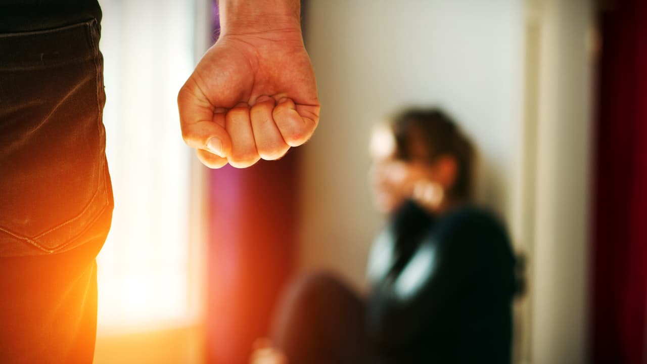 Qué hacer si sufres de violencia doméstica durante la pandemia del coronavirus en Arizona