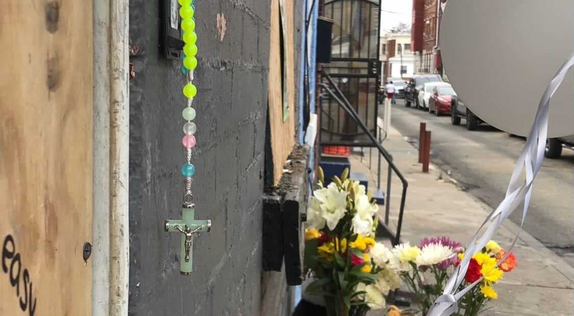 La causa del incendio estaba siendo investigada por la Oficina del Jefe de Bomberos. Las causas de las muertes serán determinadas por la 
<b>Oficina del Médico Forense</b>, dijeron las autoridades.