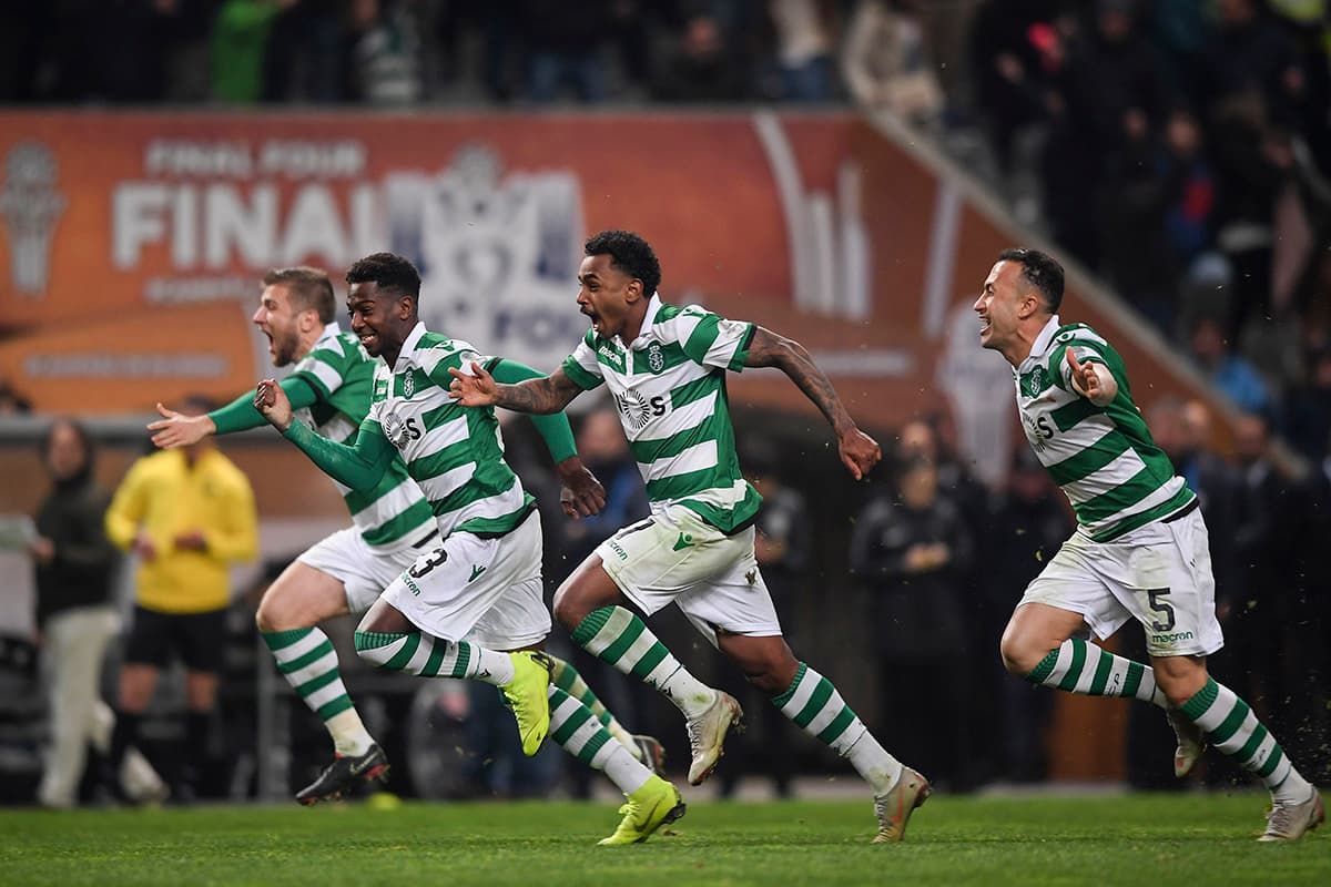 Los aciertos de Bas Dost, Bruno Fernandes y Nani le dieron la victoria 3-1 al Sporting desde el punto penal. Por el Porto marcó Alex Telles y Héctor Herrera no tuvo lanzamiento.
