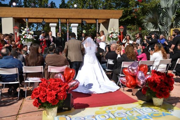 Por último, se reunieron en el altar Elia y Don Juan, tras haberse escapado juntos muchos años atrás.