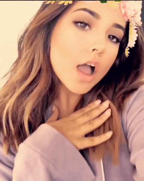 Además esta linda nominada es una de las más populares y siempre está a la moda, así que sus manos no se pueden quedar atrás.