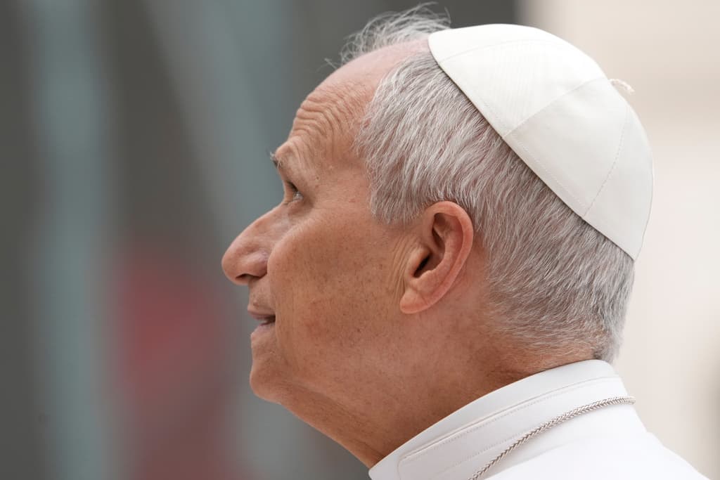 El papa León XIV llamó a su banco en Chicago y la operadora le colgó