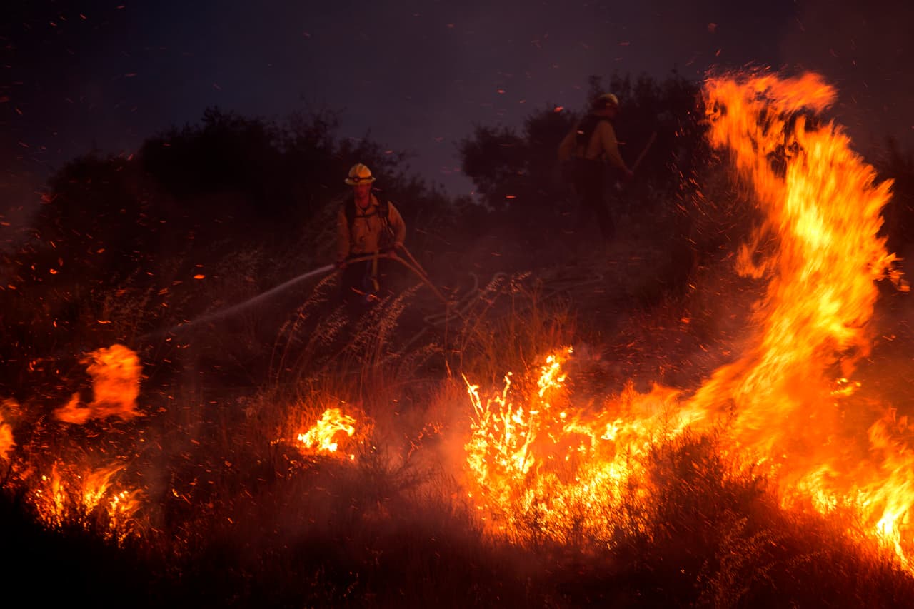 La alerta que estuvo vigente hasta el sábado en la noche, aclanzó hasta los 108 grados Fahrenheit en la zona del Valle del Antilope, los valles y llegó hasta los 107 grados Fahrenheit en las montañas de Santa Mónica.