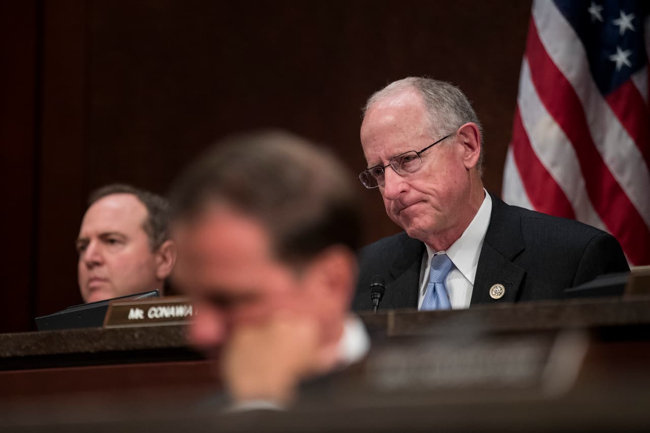 El comité más politizado del Congreso cierra su investigación del 'Rusiagate' y asegura que no hubo colusión