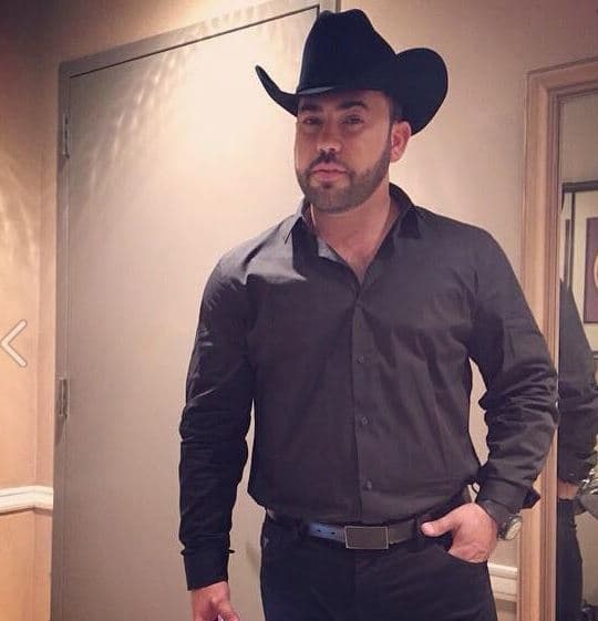 Su primer disco fue "Atrévete a olvidarme" y hasta el momento su fama y sus éxitos siguen siendo taquilleros.