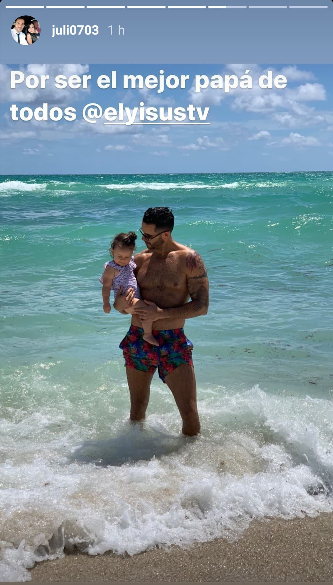 Juliana compartió en sus 'stories' dos lindas fotos del chef con sus hijas Silvana y Anabella.