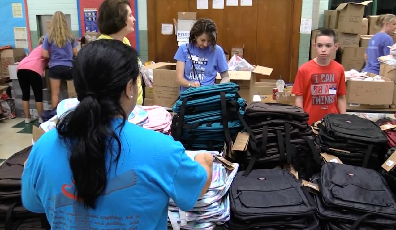Más de 2,000 estudiantes podrán recibir útiles, mochilas y ropa sin costo