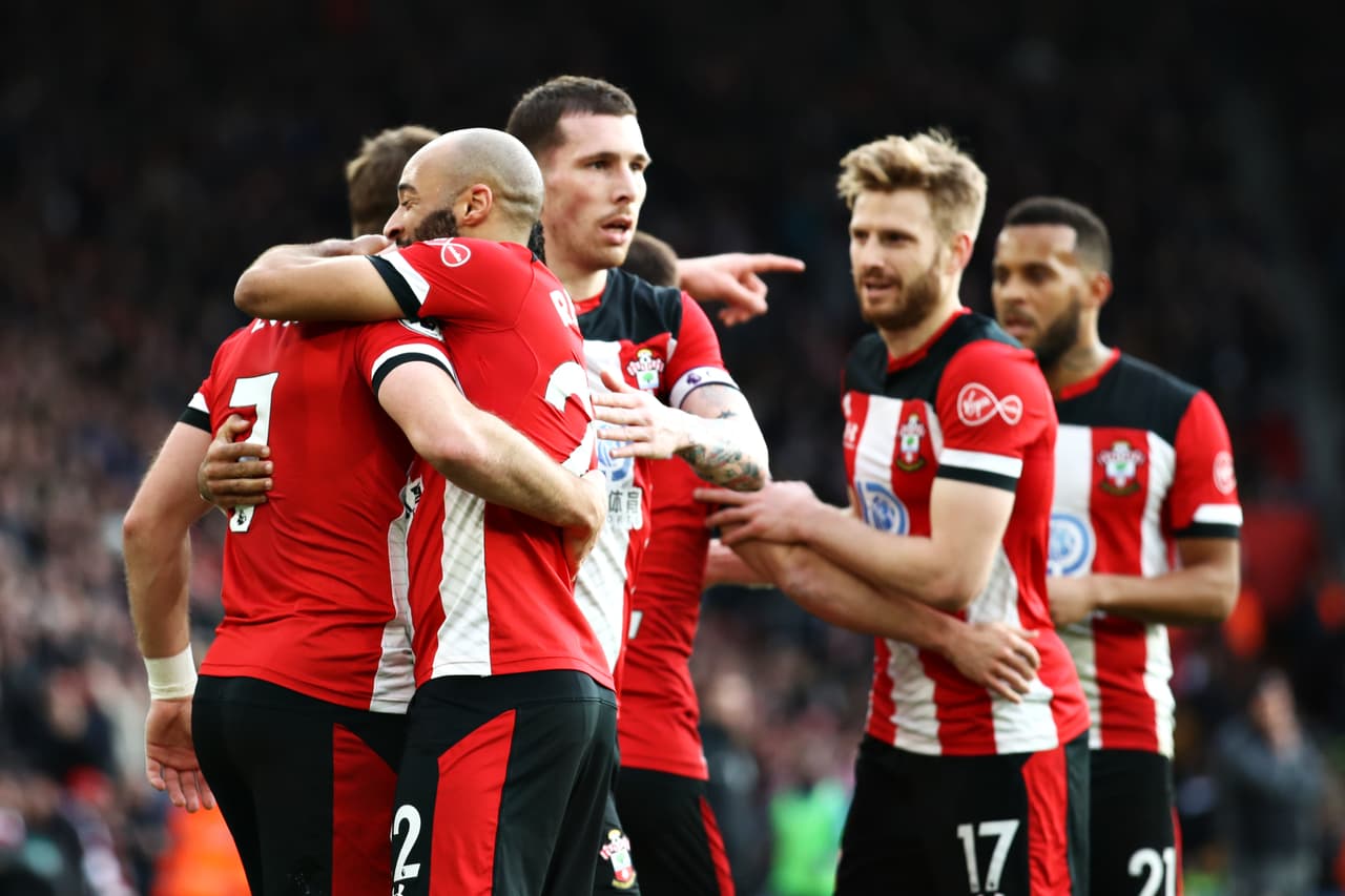 Southhampton lidera reducción salarial en Premier League.