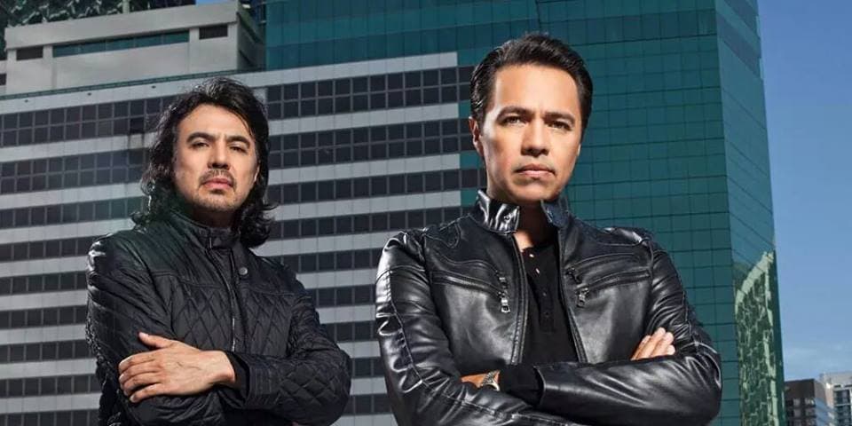 Junto con su hermano Adolfo, Los Temerarios se convirtieron en el grupo romántico más popular y vendedor de los años 1980 y 1990, mientras Gustavo adquiría madurez, pero su apariencia física no cambiaría mucho. Hoy, a sus 48 años, es un hombre casado y con hijos, pero con aspecto juvenil.