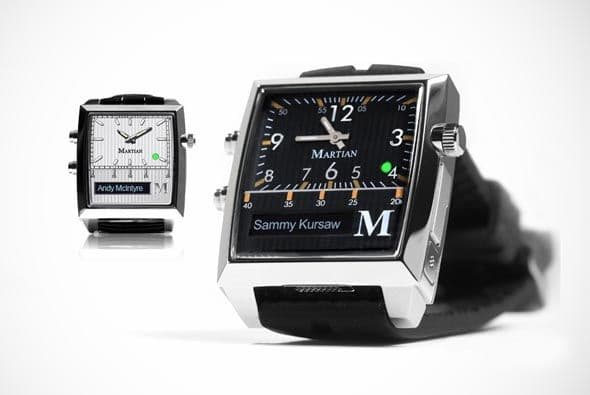 MARTIAN PASSPORT " Este reloj utiliza el diseño como una de sus cartas fuertes. Su gran tamaño y estilo clásico lo hacen sobresalir de la norma que han tenido los smartwatches. Otro de sus puntos, quizá el más fuerte, es su capacidad de realizar funciones por medio de comandos de voz.