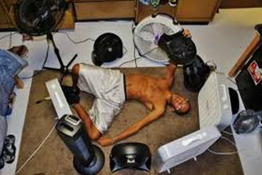 Ante la ola de calor que afecta a la Isla, los usuarios de redes sociales se han puesto creativos creando memes que según ellos, simulan la situación que viven.