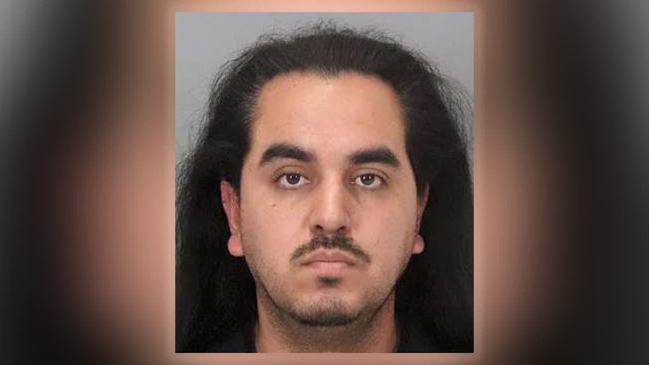 Arrestan a hombre que acosaba a adolescentes con preguntas sexuales en una preparatoria de San José