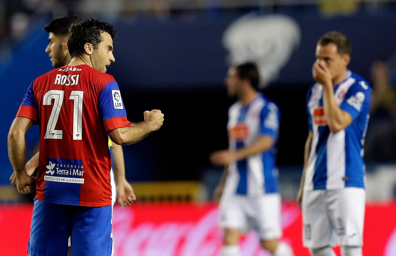 Levante 2-1 Espanyol: Granotas remontan a los Periquitos para dejar el fondo en España