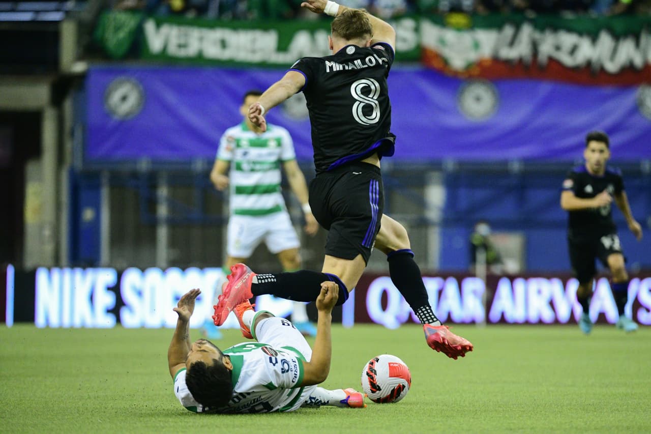 Montral sale con todo en su estadio, vence 3-0 a Santos y aseguran su plaza en los cuartos de final con un global a favor de 3-1.