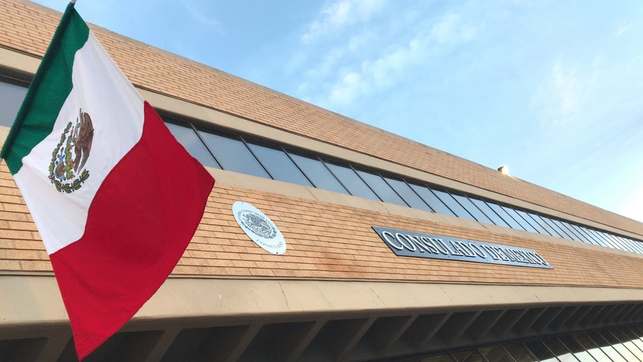 Llamadas desconectadas y un sitio web caído; así fue el primer día del nuevo sistema "MiConsulado"