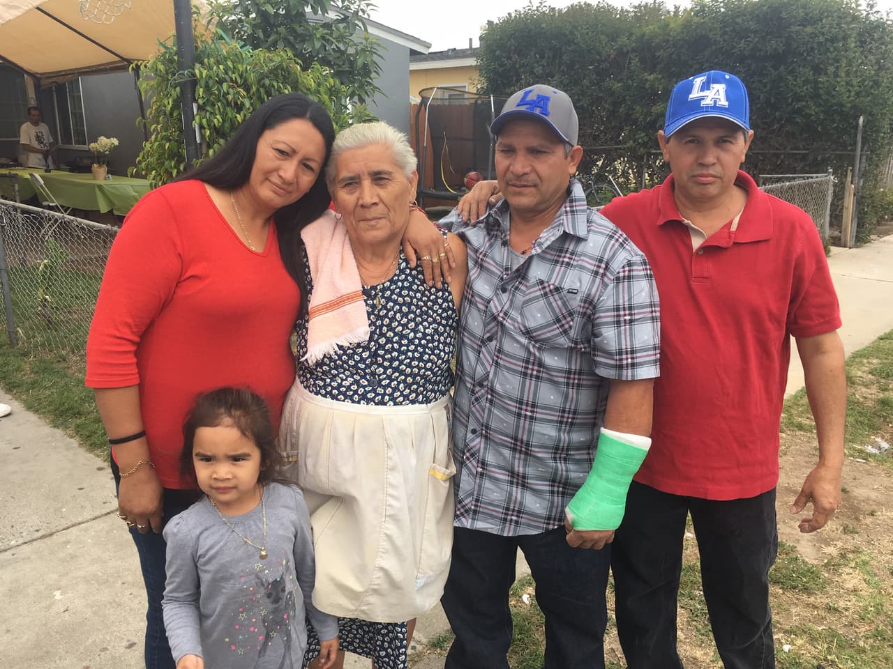 La familia Vides unida 30 años después.