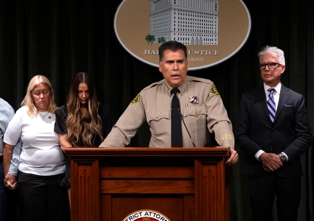 Robert Luna, jefe del Departamento del Sheriff del condado de Los Ángeles, se comprometió desde el mismo sábado a que habrá justicia para Ryan Clinkunbroomer.