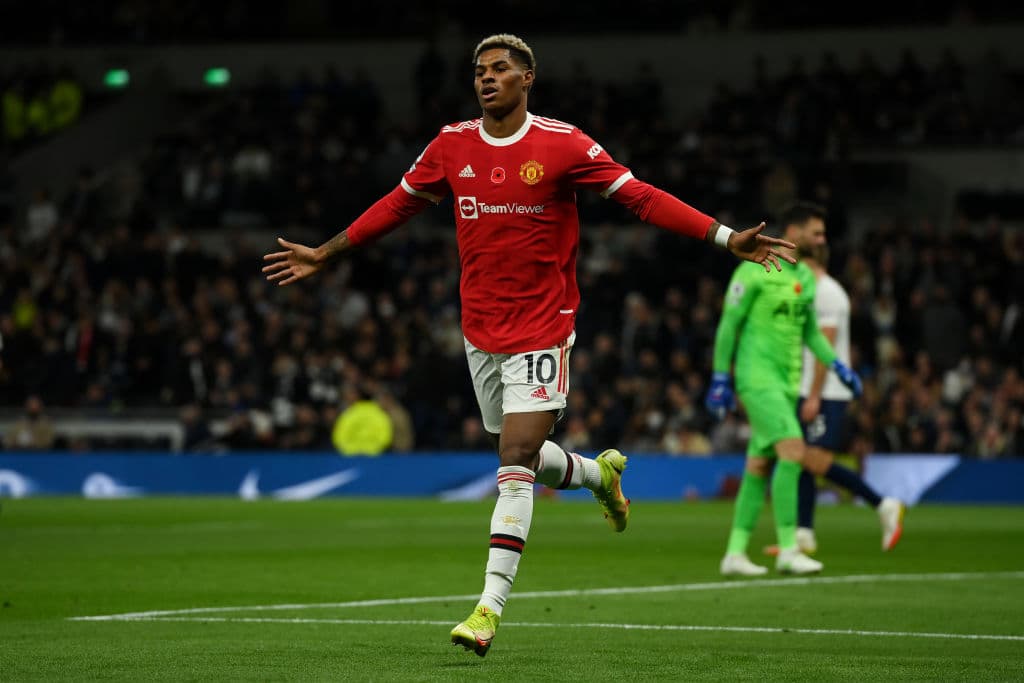 Cristiano Ronaldo brilla con gol y asistencia en la goleada 0-3 sobre el Tottenham, los otros anotadores fueron Edinson Cavani y Marcus Rashford.