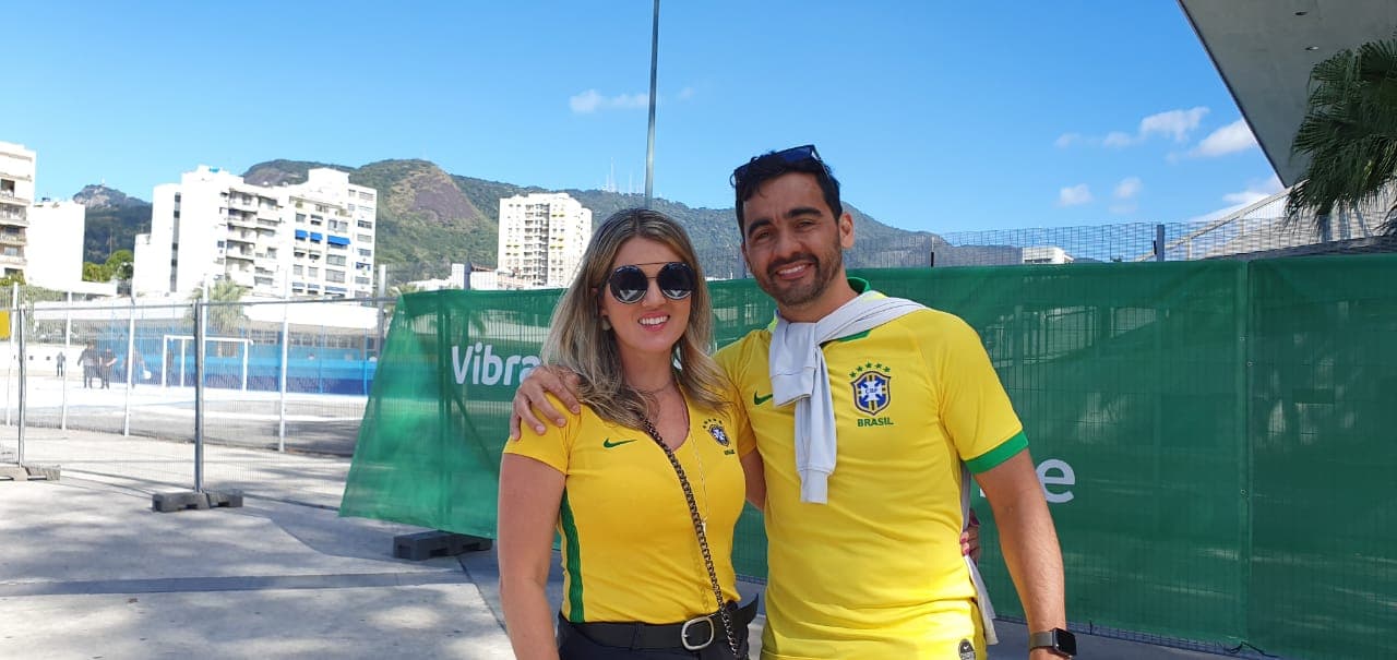 Los fanáticos sudamericanos están listos en las afueras del Estadio Maracaná para la Final de la Copa América que protagonizarán las selecciones de Brasil y Perú.