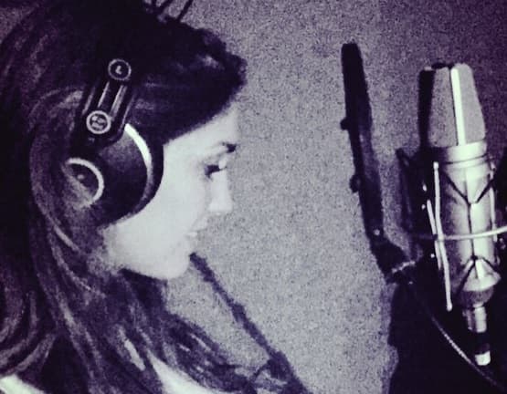 La cantante regresó al estudio de grabación y esta vez está dispuesta a seguir triunfando.