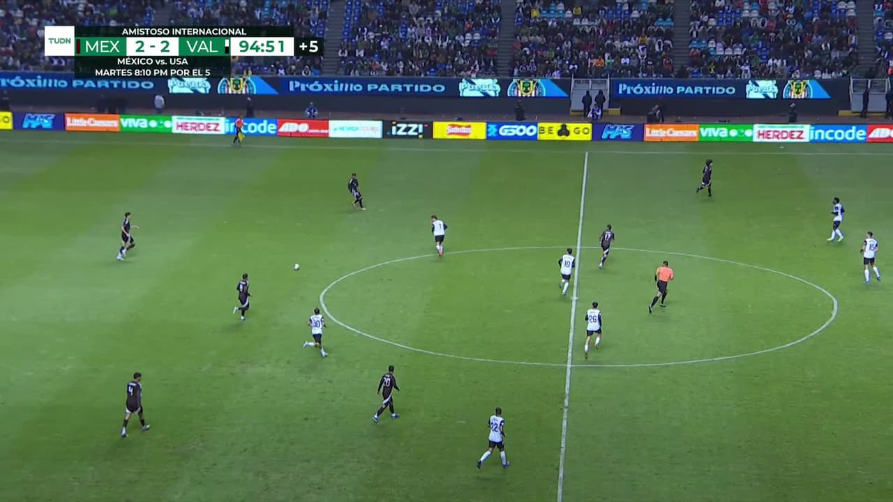 La afición que asistió al Cuauhtémoc despidió entre chiflidos al Tri