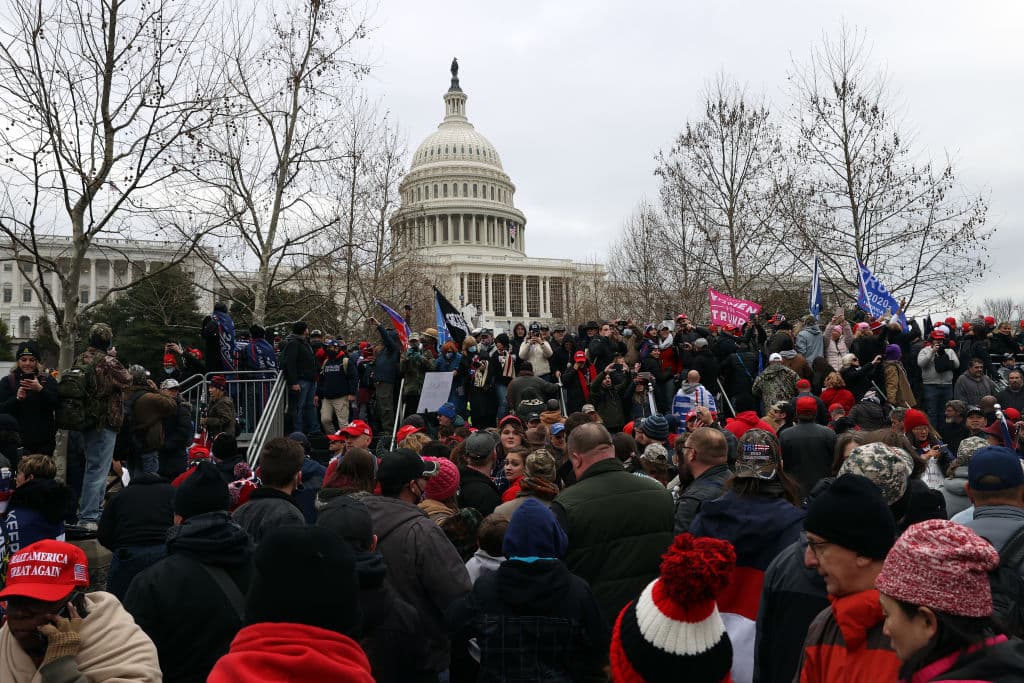 Desde temprano, gran público de simpatizantes de Donald Trump se reunía a los alrededores del Capitolio.