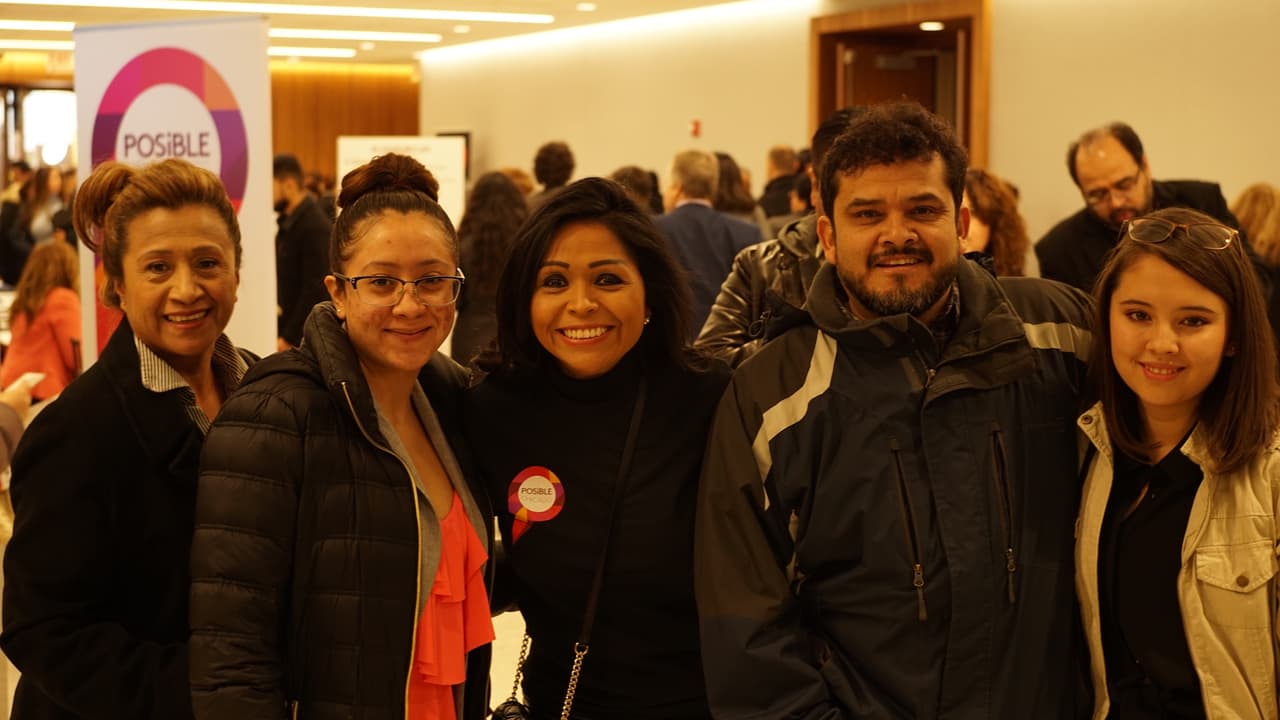 La multitud no paraba de entrar a este evento donde se trajeron a panelistas y líderes latinos a hablaro sobre el panorama de los negocios para hispanos en Chicago.