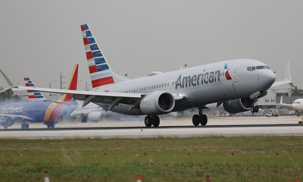 La aerolínea American Airlines estaría alistando la reanudación de sus vuelos a provincias de Cuba, de acuerdo con 
<a href="https://www.aviacionline.com/2022/06/american-airlines-solicita-al-dot-renovar-rutas-a-cuba/" target="_blank">la revista especializada Aviacionline.</a> 
<br>