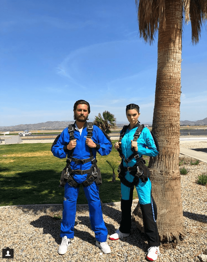 Kendall Jenner logró junto a su excuñado, Scott Disick, hacer realidad uno de sus sueños; lanzarse de un paracaídas.