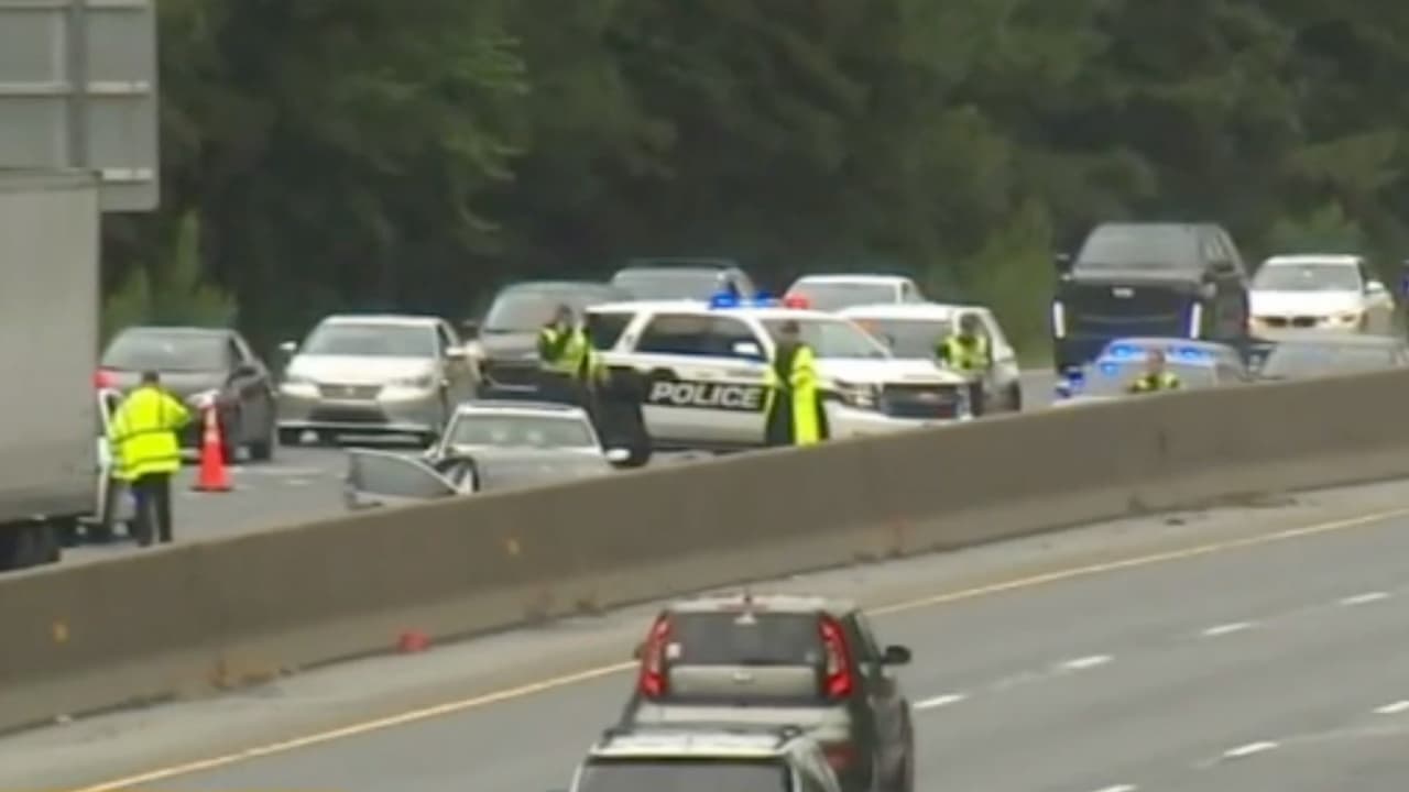 Un adolescente muerto y varios heridos por choque múltiple en la I-40 en Durham