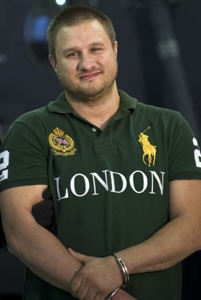 Algunos de los principales golpes del actual gobierno ocurrieron en 2010: en julio fue abatido Ignacio "Nacho" Coronel, uno de los jefes del cartel de Sinaloa; en agosto fue detenido Edgar Valdez Villarreal, alias "La Barbie" y uno de los mayores capos buscados por el gobierno; en noviembre murió Antonio Ezequiel Cárdenas Guillén, alias "Tony Tormenta" y uno de los líderes del Cartel del Golfo, y en diciembre Nazario Moreno, líder del cartel de La Familia.