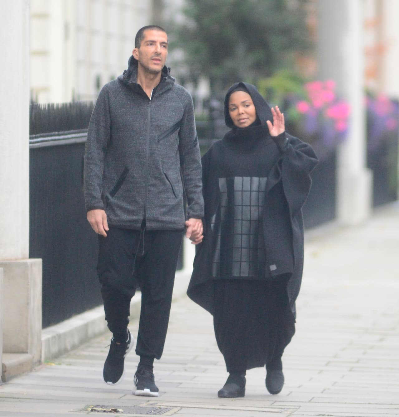 En abril de 2017, Janet Jackson terminó con el magnate Wissam al Mana a tan sólo tres meses de convertirse en papás y cinco años de matrimonio. Dicen que Janet estaba cansada de la actitud controladora de su ex.