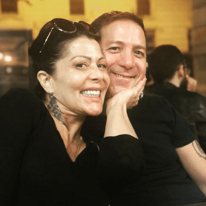 Ante la posibilidad de que Frida Sofía demandara a su abuelo, Enrique Guzmán aseguró que estaría dispuesto a testificar a favor del cantante mexicano: "Yo sería testigo si en algún momento se requiriera que yo fuera testigo, porque yo puedo testificar sin lugar a dudas". 
<br>
<br>