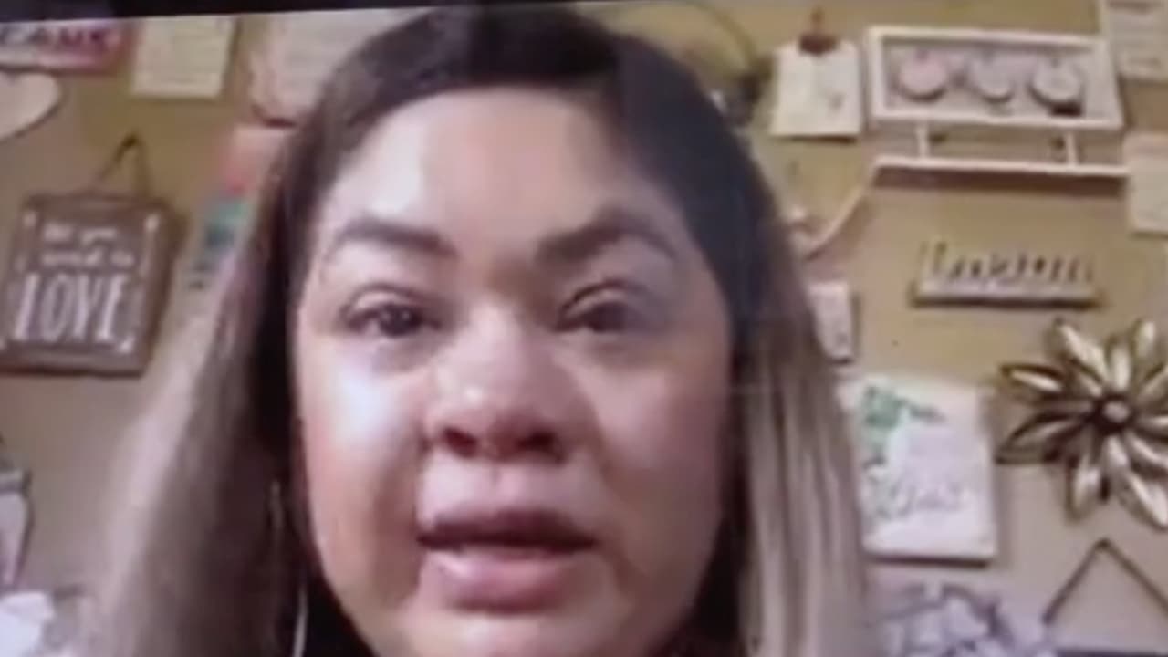 <a href="https://www.univision.com/local/fresno-kftv/te-cambia-la-vida-totalmente-mujer-del-valle-central-diagnosticada-con-coronavirus-relata-su-experiencia">María Ayala </a> 
<br>La noticia sobre su diagnóstico llegó el 22 de marzo y a partir de ese día, 
<b>los 10 miembros de su familia que viven con ella debieron aislarse para evitar contagios.</b>