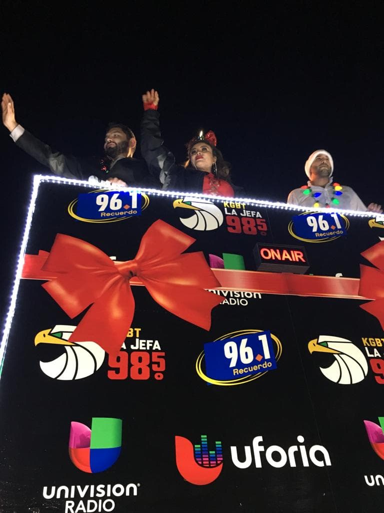 A los locutores les encanta poder saludar a sus radioescuchas y verlos de cerca.