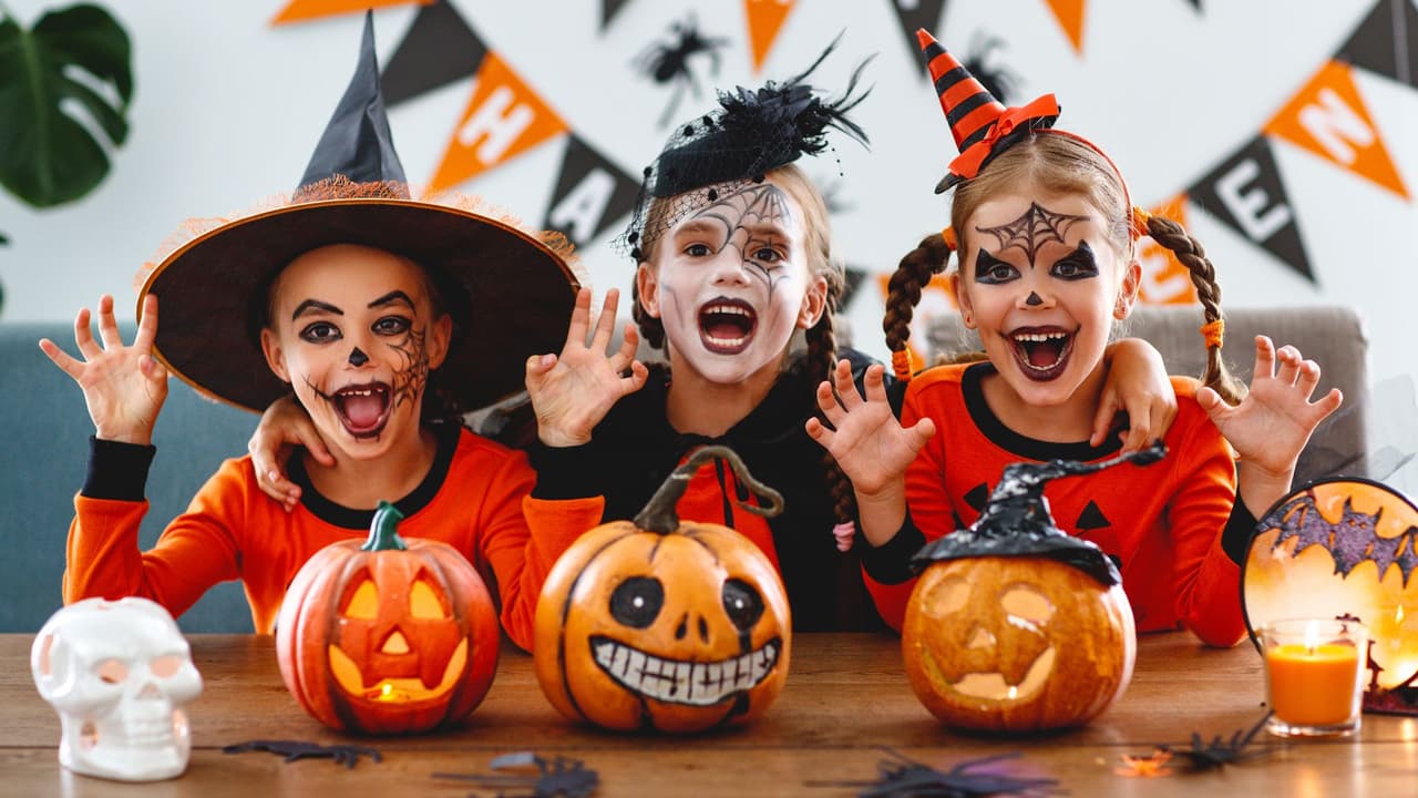 Trick or Treat the Square en Frisco: La comunidad podrá reunirse para disfrutar de una variedad de actividades familiares, que incluirán juegos, inflables, paseos en carroza y golosinas espeluznantes. Se anima a los asistentes a llevar disfraces mientras recorren los negocios en busca de dulces.
<br>📆 26 de octubre, 1 - 4 p.m.
<br>📍
<a href="https://maps.app.goo.gl/W1vPZ6kSSYyVtXECA" target="_blank">8843 Coleman Blvd., Frisco</a>