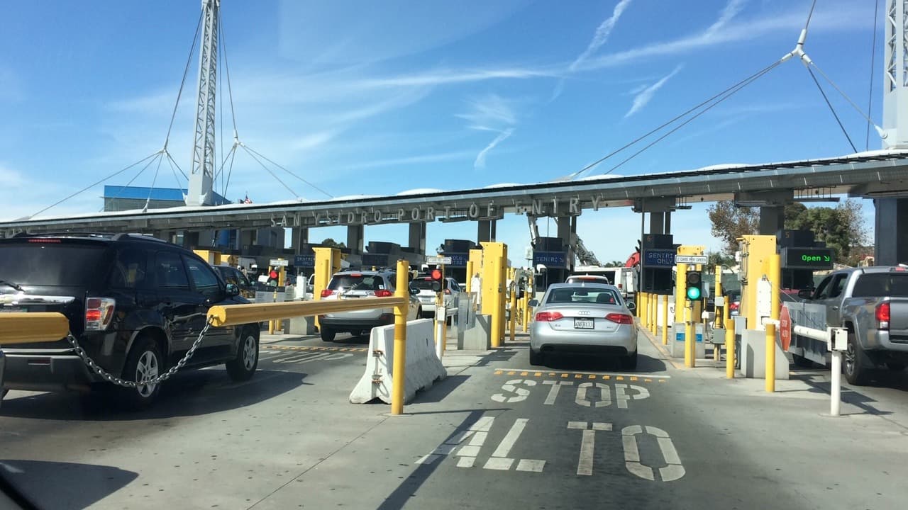 A unos pasos de la inspección de documentos en el cruce de vehículos.