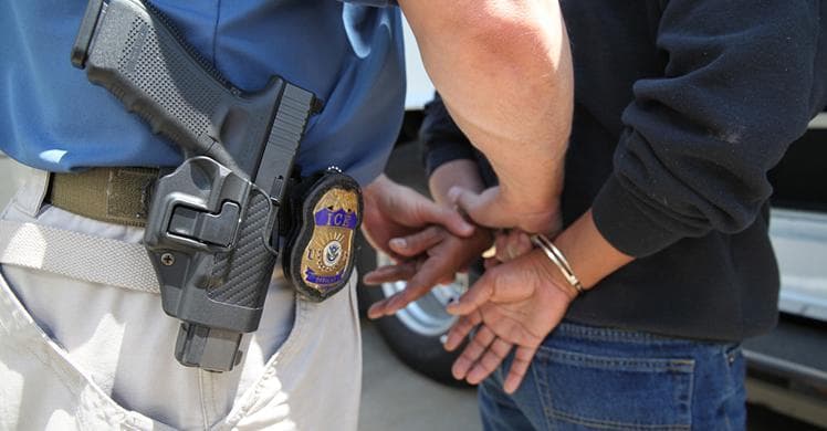 Así funciona el programa de deportaciones aceleradas que Trump quiere expandir por todo el país