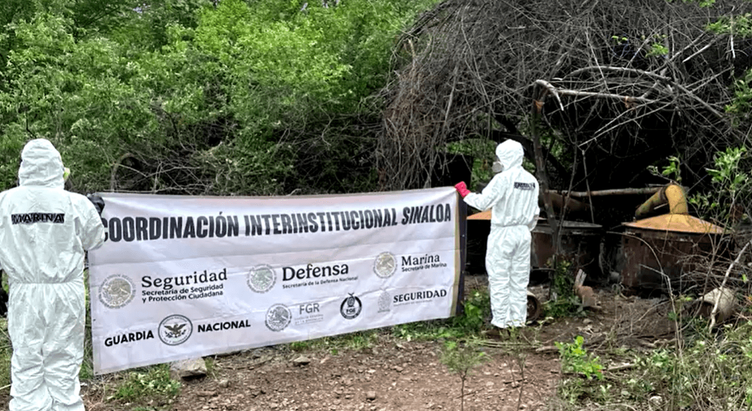 En él, de acuerdo con las evidencias localizadas, se elaboraban
<b> sustancias ilícitas</b>.