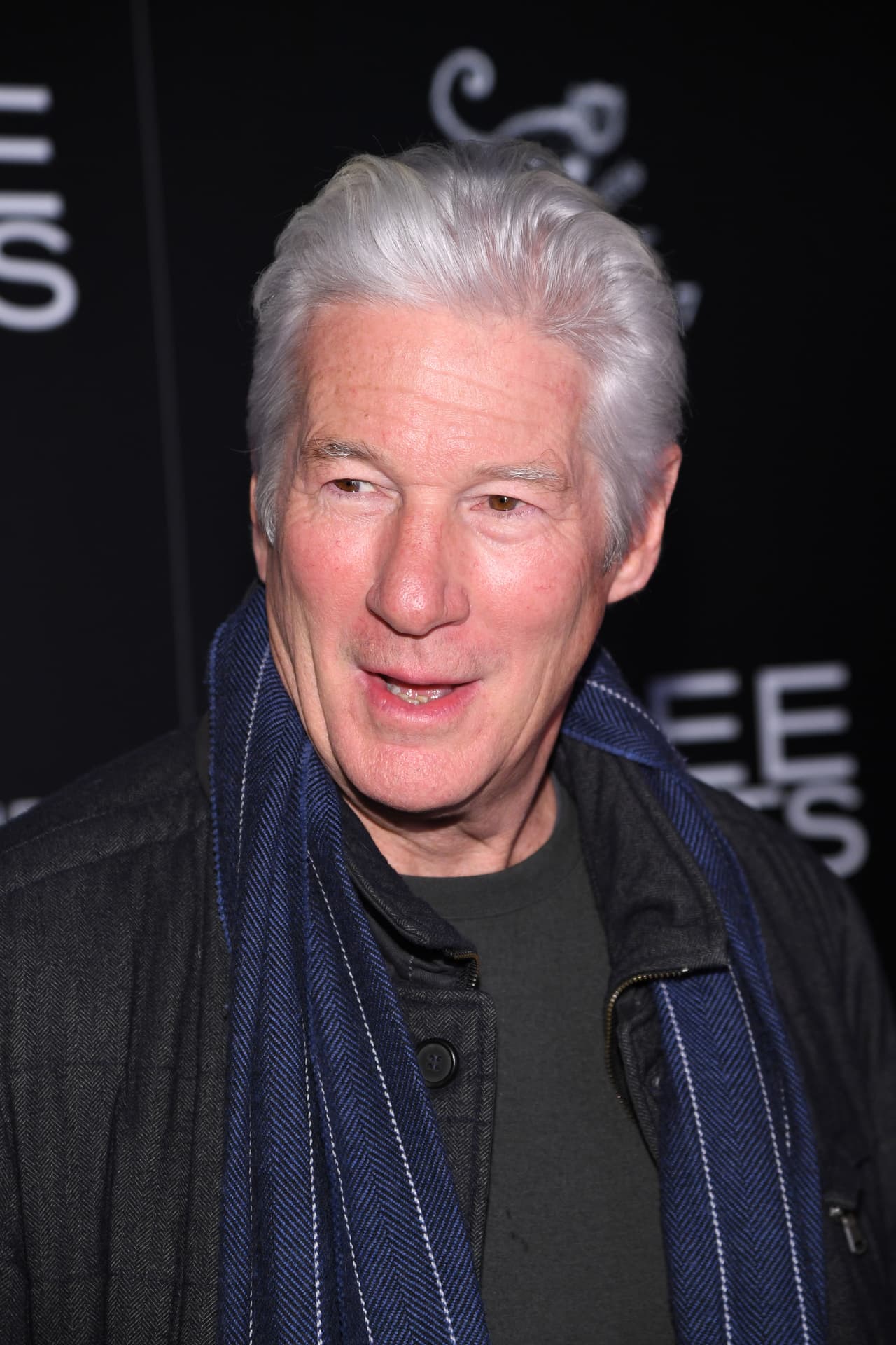 Richard Gere es otra de las estrellas cinematográficas que han batallado con este padecimiento. Por este motivo, el actor tuvo que 
<b><a href="https://www.univision.com/noticias/salud/en-fotos-estos-famosos-han-padecido-la-enfermedad-de-lyme-fotos#fdbad1640000" target="_blank">retrasar la grabación</a></b> de la película ‘Otoño en Nueva York’ en 1999.
